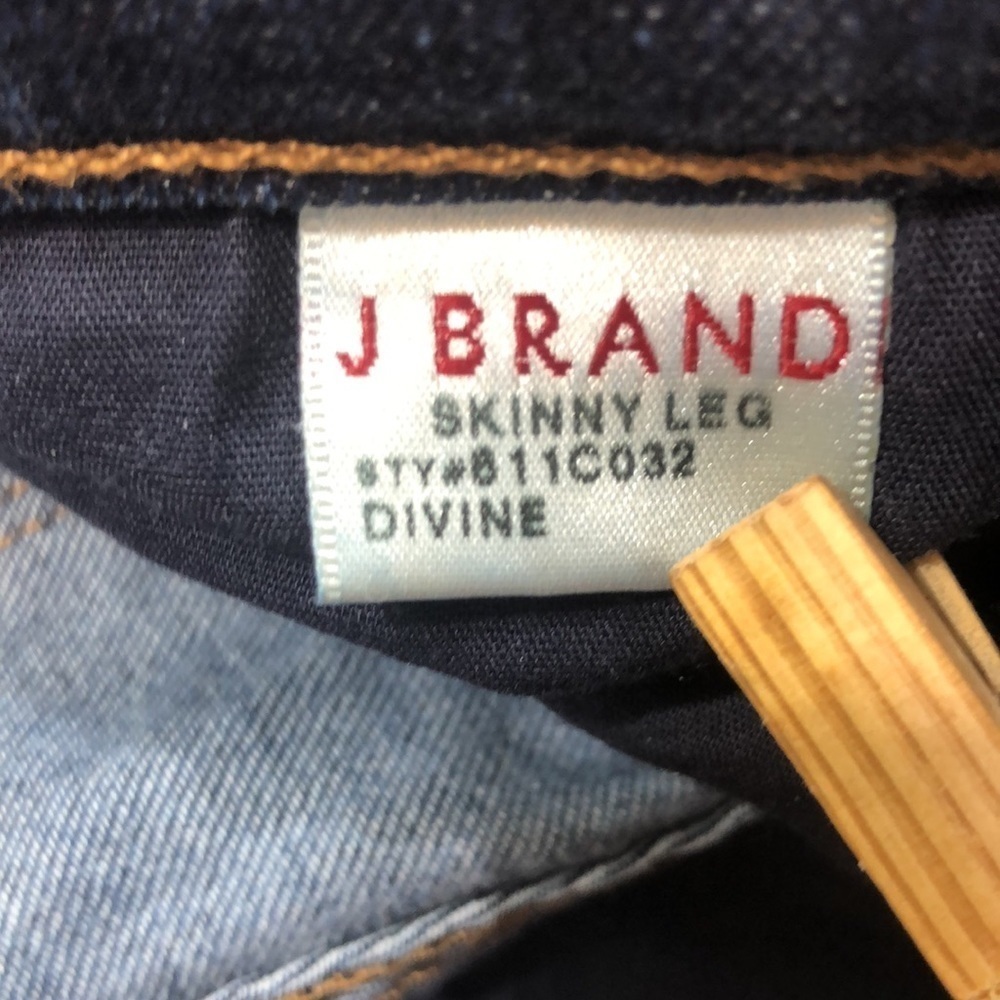 J Brand Divine Jeans Size 24. - Picture 9 of 10